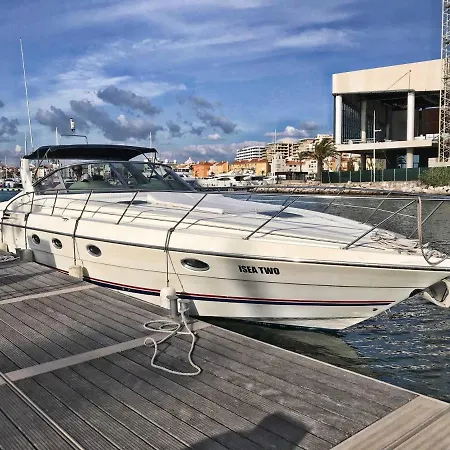 Bateau-hôtel Isea Two Power Boat *